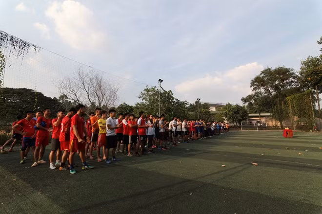Các đội bóng tham gia giải