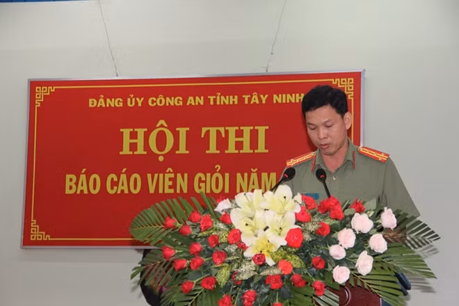Đại tá Tạ Văn Đẹp phát biểu tại Hội thi