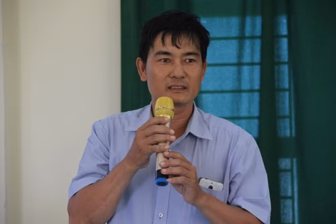 Ông Hùng thay mặt vợ xin lỗi thầy Khánh và nhà trường.