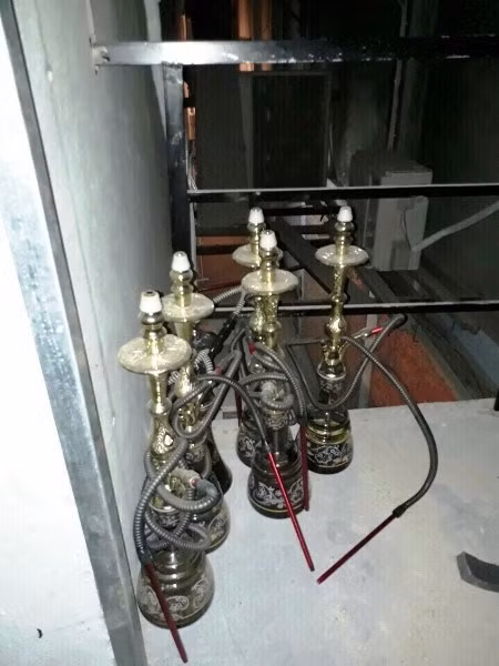 Shisha được sử dụng trong quán bar.