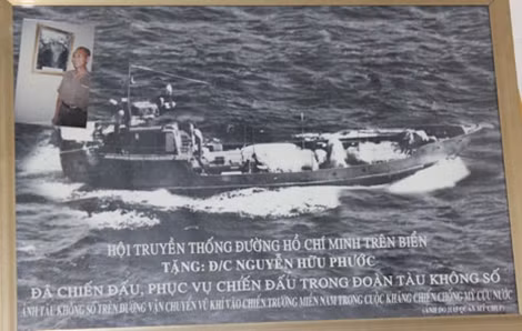 Tàu 69 anh hùng.
