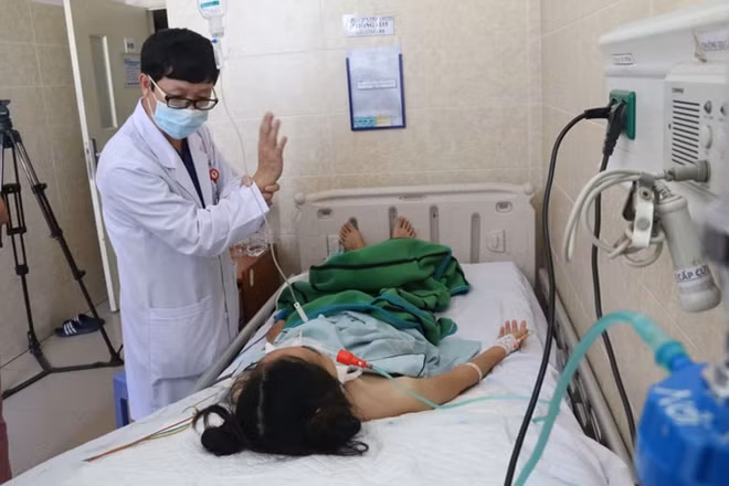 Bệnh nhân liên quan đến pate Minh Chay khá nguy kịch