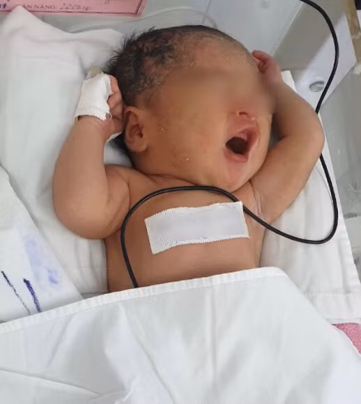 Bé trai con chị K