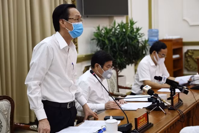 Lãnh đạo TPHCM phát biểu tại cuộc họp