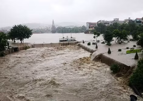Nhiều địa phương ở Quảng Ninh đang bị lũ cô lập, đe dọa. Ảnh: Đăng Hùng.