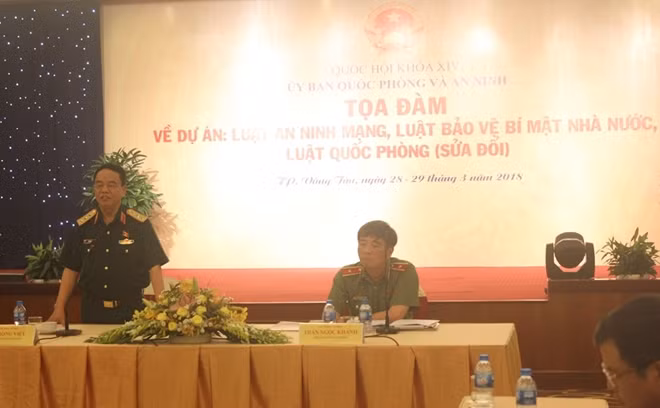 Thượng tướng Võ Trọng Việt, Ủy viên Trung ương Đảng, Chủ nhiệm UBQPAN, phát biểu ý kiến.