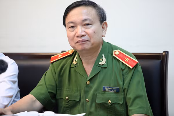 Thiếu tướng, GS.TS Nguyễn Huy Thuật.