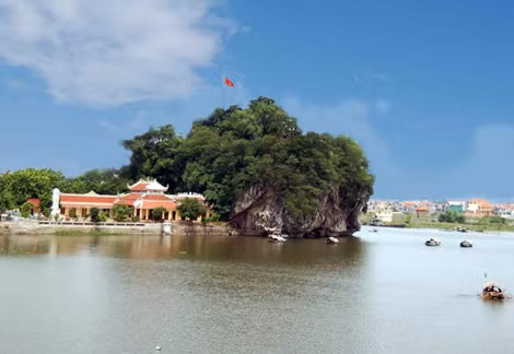 Núi và Chùa Non Nước.