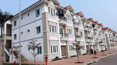 Mỗi căn hộ có diện tích 64,9m² và được bán với giá từ 462 triệu đồng đến 610 triệu đồng/căn tuỳ theo tầng.