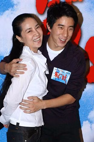 Phùng Tố Minh và mẹ