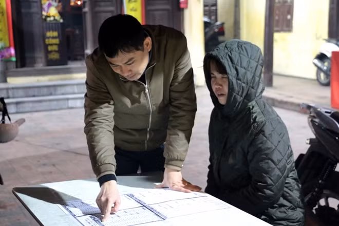 Một người đang đăng ký giải sao.