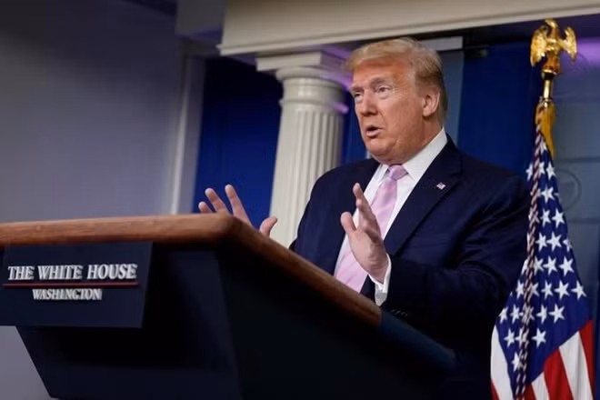 Tổng thống Mỹ Donald Trump phát biểu hôm 10/4. Ảnh: AP