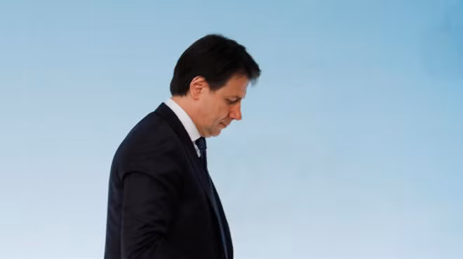 Thủ tướng Conte và chính phủ Italia đang đối diện một cuộc chiến chưa từng có. Ảnh: Reuters