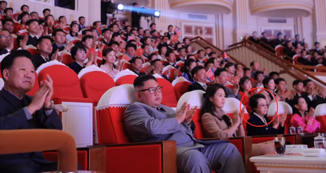 Hình ảnh bà Kim Kyong-hui xuất hiện trong chương trình nghệ thuật. Ảnh: KCNA