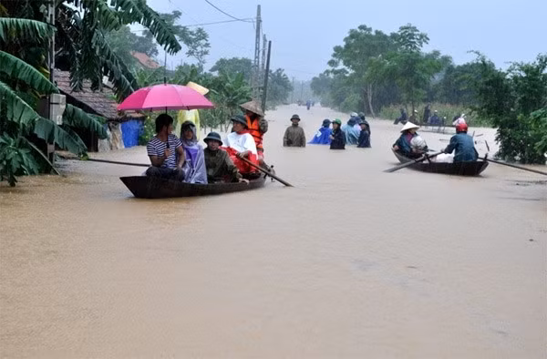 Nhiều nơi ngập sâu sau bão số 4
