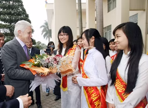 Những sinh viên xuất sắc của đại học quốc gia Hà Nội được vinh danh.
