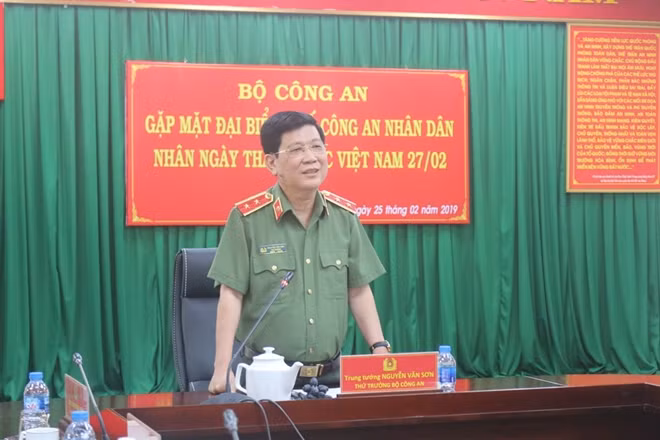 Thứ trưởng Nguyễn Văn Sơn phát biểu tại buổi gặp mặt.