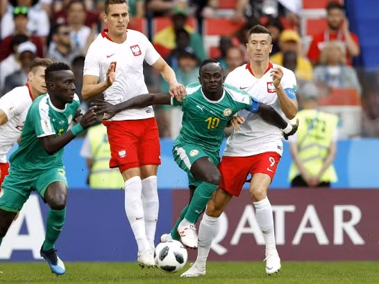 Senegal đã khiến Ba Lan ôm hận ngay trận đầu ra quân.