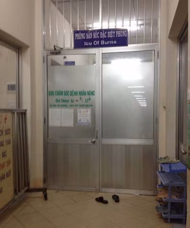 Phòng săn sóc đặc biệt Khoa Phỏng - nơi ông Thiệu đang cấp cứu.