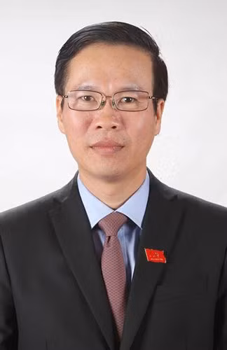 Đồng chí Võ Văn Thưởng Năm sinh: 1970 Quê quán: xã An Phước, huyện Măng Thít, tỉnh Vĩnh Long Chức vụ: Ủy viên Bộ Chính trị, Trưởng Ban Tuyên giáo Trung ương