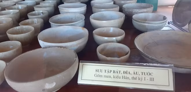 Bộ sưu tập bát, đĩa, âu, tước gốm men kiểu Hán thế kỷ I- III.