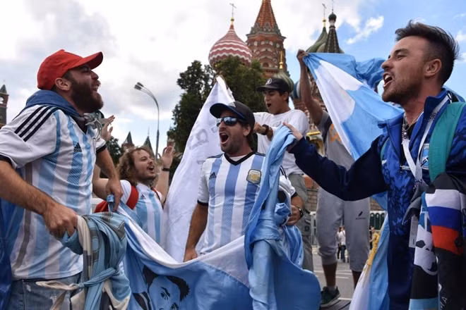 Argentina với Messi đang tràn trề hy vọng sẽ bước lên đỉnh cao vinh quang tại World Cup 2018.