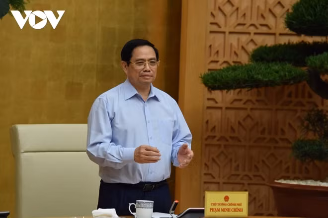 Thủ tướng Chính phủ Phạm Minh Chính họp trực tuyến về sản xuất vaccine phòng COVID-19 ở trong nước.