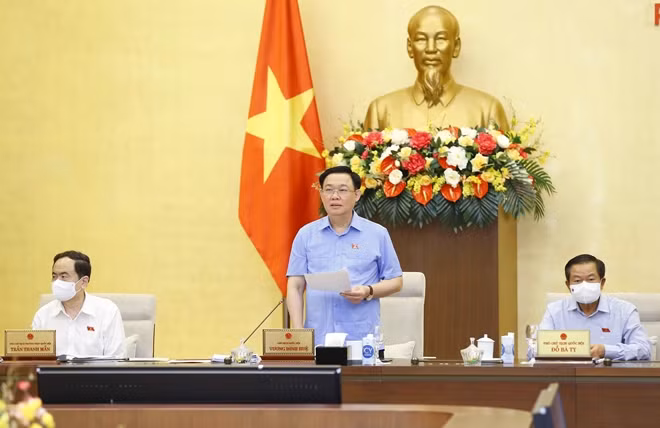 Chủ tịch Quốc hội Vương Đình Huệ phát biểu kết luận phiên họp. Ảnh: TTXVN.
