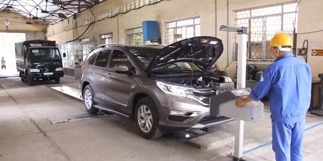 Công đoạn đăng kiểm xe.
