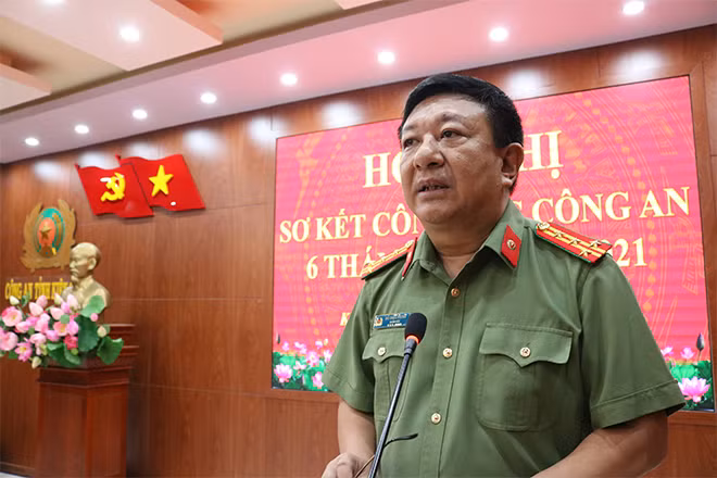 Đại tá Đỗ Triệu Phong, Giám đốc Công an tỉnh phát biểu chỉ đạo tại Hội nghị.