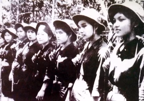 Tiểu đội nữ du kích “11 cô gái sông Hương”.