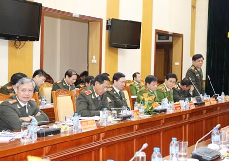 Các đại biểu tham gia ý kiến tại cuộc họp. Ảnh: Quỳnh Anh.