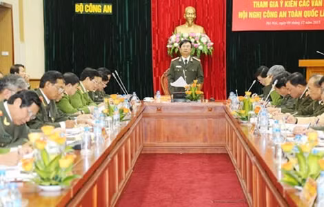 Thượng tướng Đặng Văn Hiếu, Thứ trưởng Thường trực Bộ Công an phát biểu tại cuộc họp.