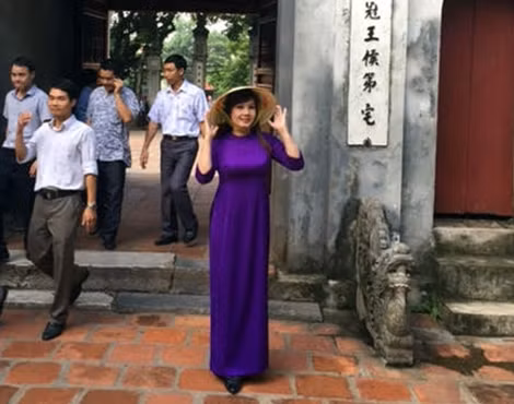 NSƯT Diệu Hương.