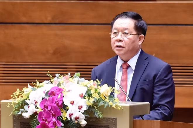Trưởng Ban Tuyên giáo Trung ương Nguyễn Trọng Nghĩa trình bày báo cáo tại hội nghị.