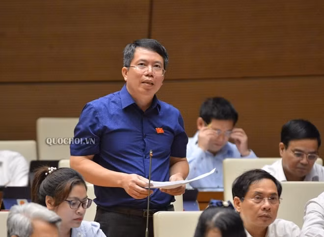 ĐBQH Nguyễn Văn Hiển.