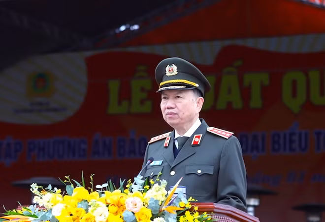 Bộ trưởng Tô Lâm phát lệnh xuất quân và diễn tập phương án bảo vệ đại hội.