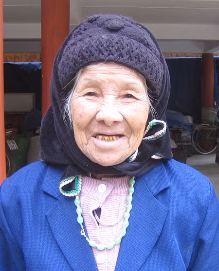 Bà Hoàng Thị Khìn.