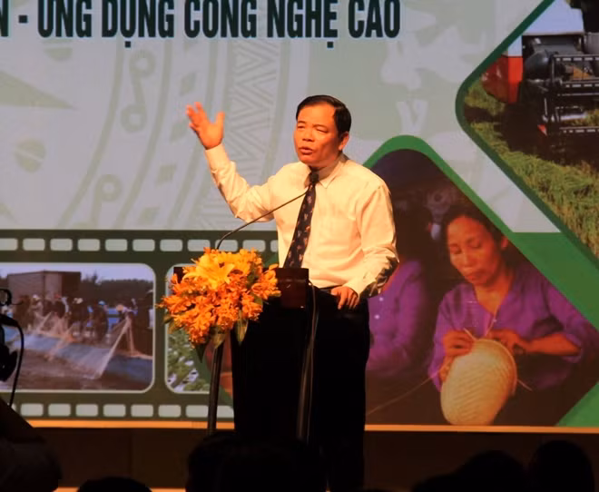 Bộ trưởng Bộ NN&PTNT Nguyễn Xuân Cường phát biểu tại hội nghị.