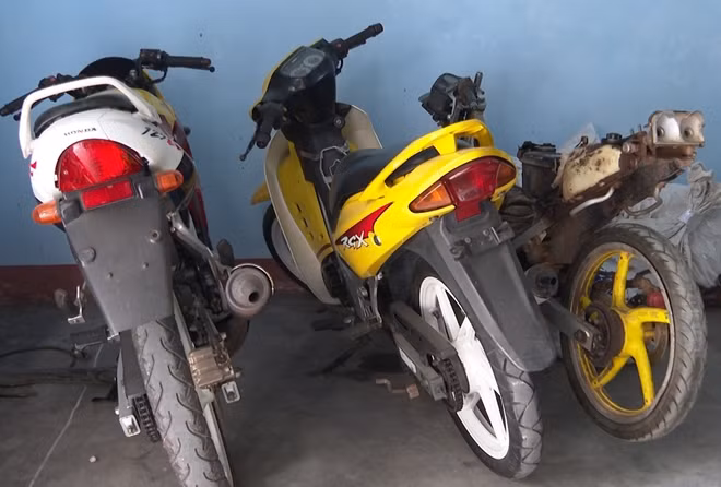 Xe máy được lắp ráp từ các thiết bị phụ tùng được Hoàng buôn lậu từ Lào về Huế.