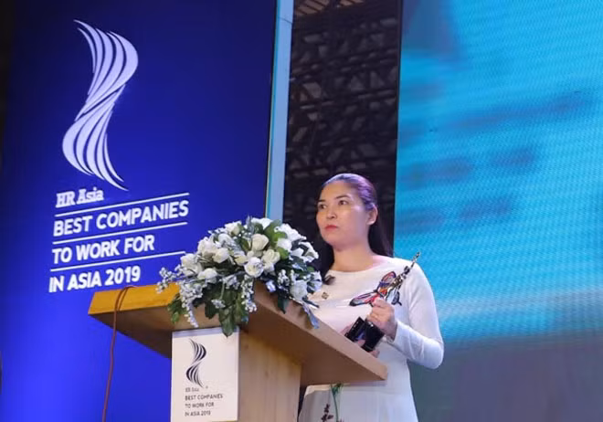 Bà Trần Thị Mỹ Hạnh - Phó TGĐ Tập đoàn Sun Group phát biểu tại Lễ trao giải.