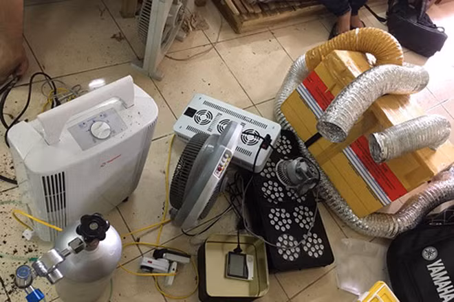 Một số loại máy móc mà Phú và đồng bọn dùng để chăm sóc vườn cần sa.