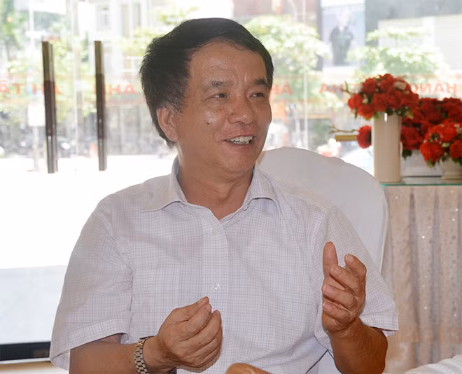 Tiến sĩ Trần Hữu Sơn.