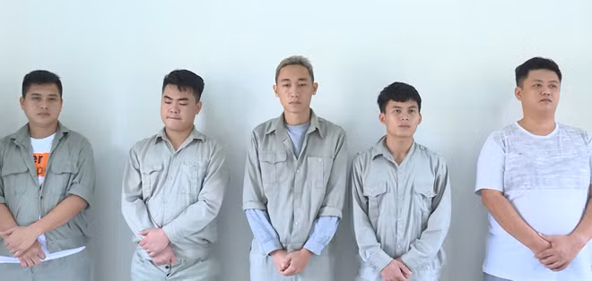 Các đối tượng trong đường dây lừa đảo chiếm đoạt tài sản từ tài khoản ngân hàng.
