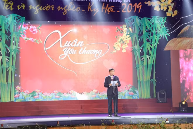 Chủ tịch UBND tỉnh Thái Thanh Quý phát động hưởng ứng thư kêu gọi của Bí thư Tỉnh ủy về việc ủng hộ “Tết vì người nghèo – Kỷ Hợi 2019”.