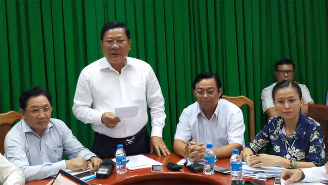 Ông Lê Văn Hiểu, Phó Chủ tịch UBND tỉnh Sóc Trăng, trả lời các câu hỏi của phóng viên đặt ra.