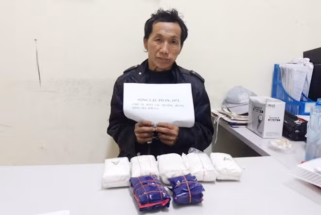 Sộng Lậu Pó và tang vật.