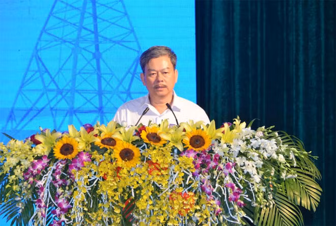Phó Tổng giám đốc EVNNPC Lê Quang Thái phát biểu tại hội thảo.