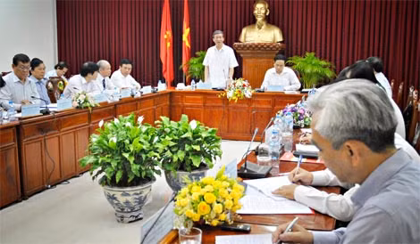 Đồng chí Đinh Thế Huynh phát biểu chỉ đạo tại buổi làm việc với Ban Thường vụ Thành ủy TP Cần Thơ.