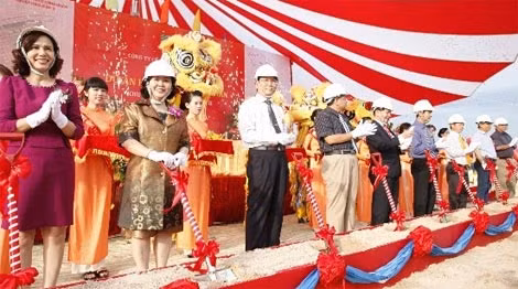 Ông Huỳnh Thanh Cảnh- PCT tỉnh Bình Thuận tham gia lễ khởi công